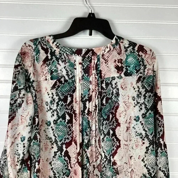 JM CollectionNWOT Women's White Green Brown Printed Top Snakeskin Look Size XL - Picture 5 of 6